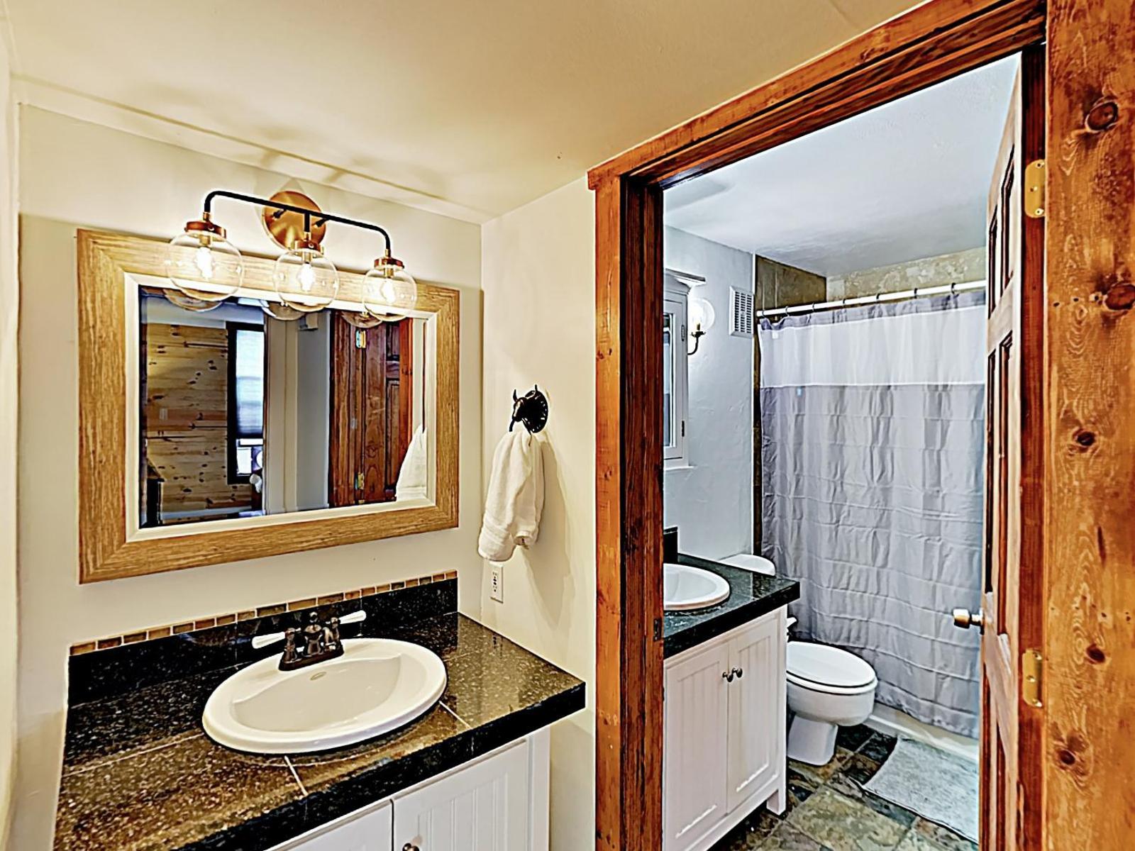 New Listing! Ski Haven - Walk To Resort Base Condo Main image 2